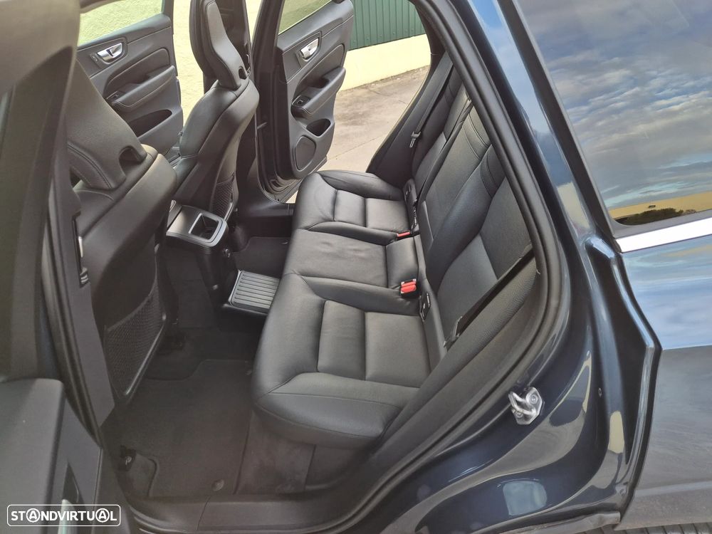 Volvo XC 60 2.0 T6 PHEV Inscription AWD - 31