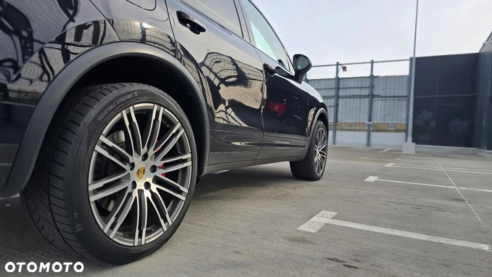 Porsche Cayenne Turbo - 32