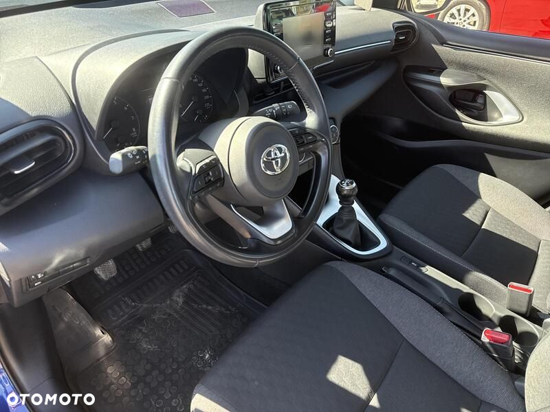 Toyota Yaris - 10