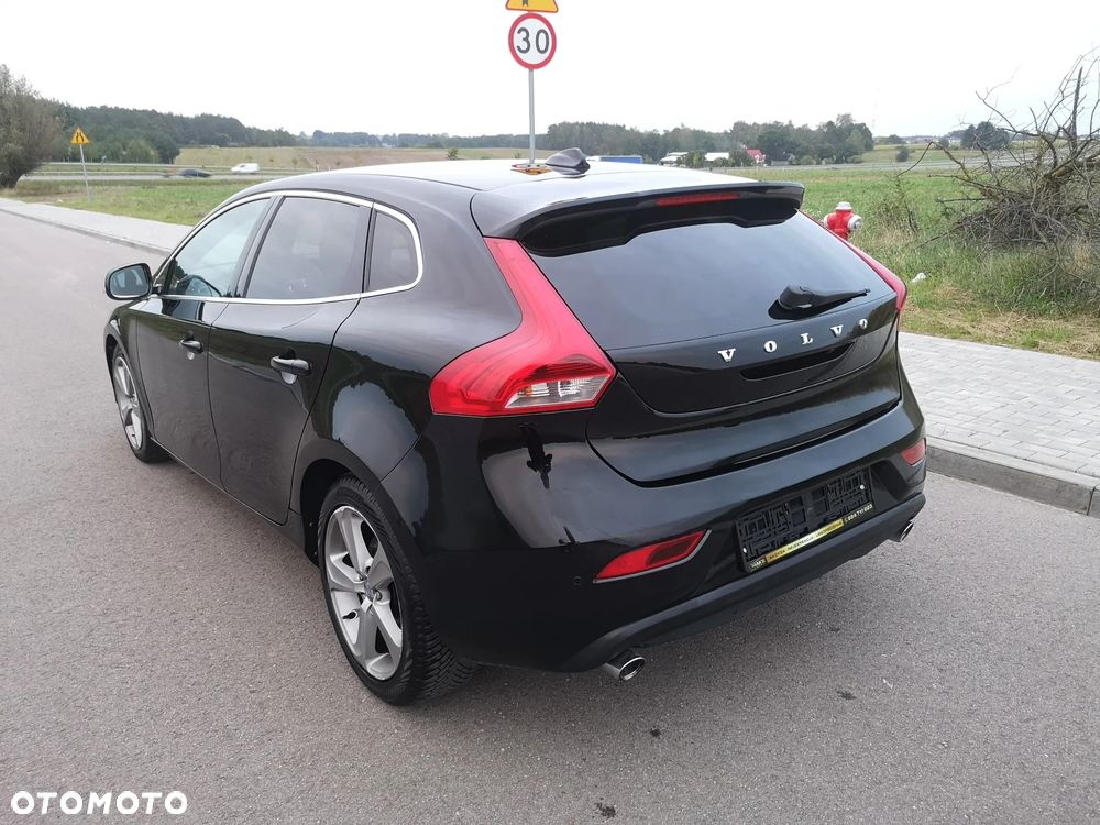 Volvo V40 T3 Momentum - 10