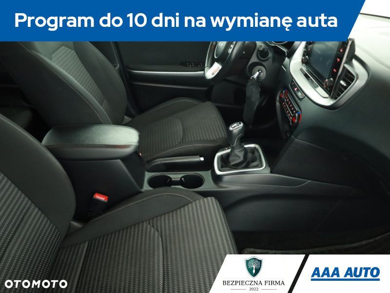 Kia Ceed - 9