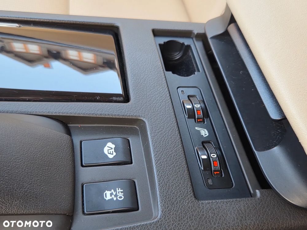 Lexus RX 450h Prestige - 30