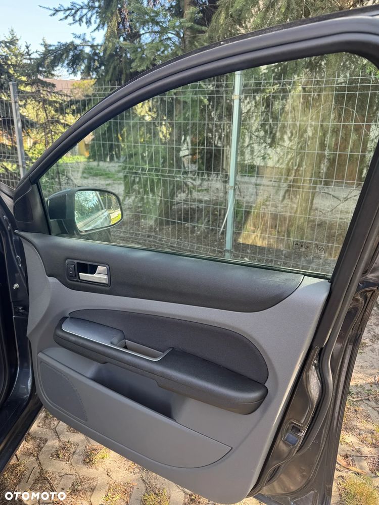 Ford Focus 1.8 Titanium - 15