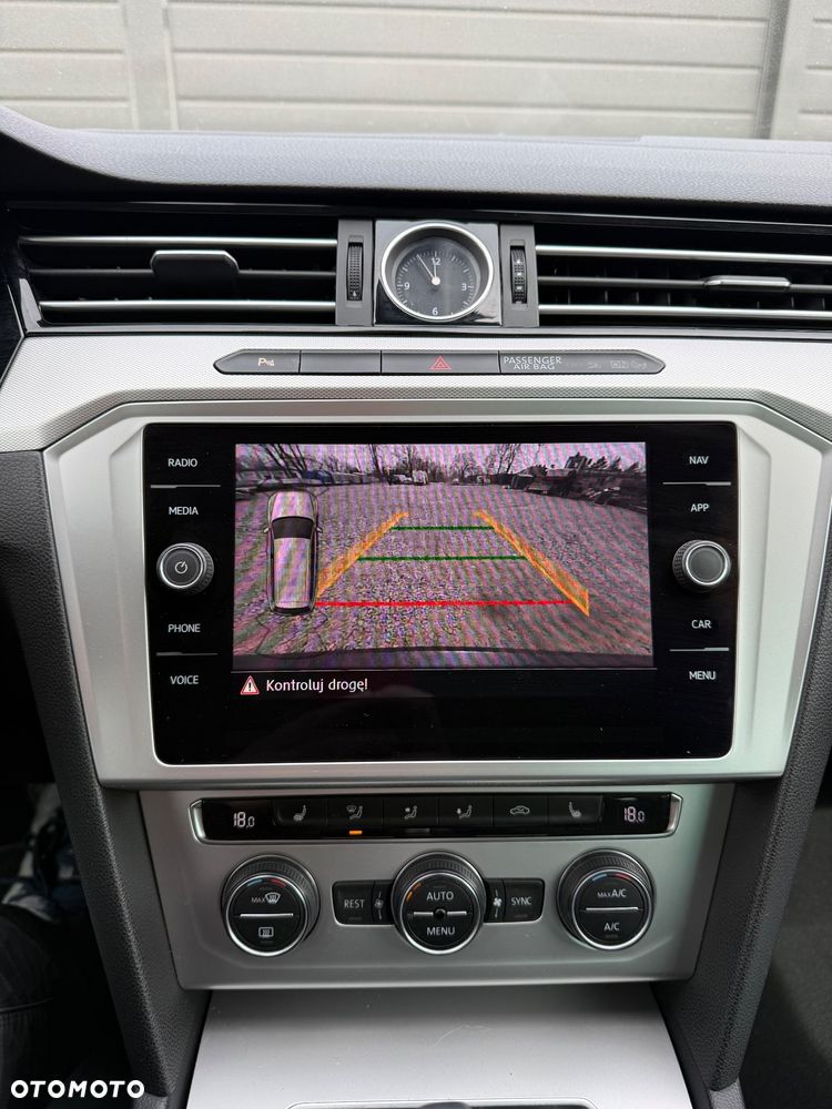 Volkswagen Passat - 31