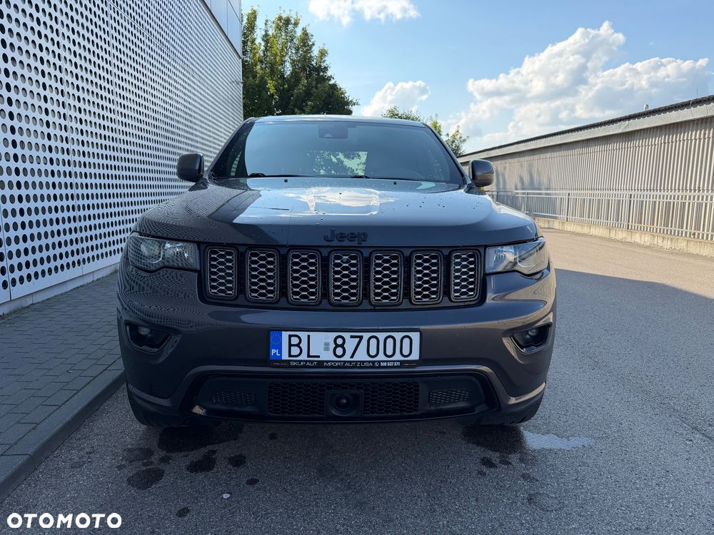 Jeep Grand Cherokee - 30