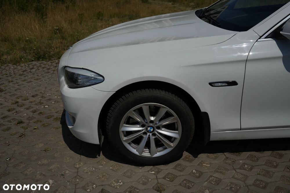 BMW Seria 5 520i - 10