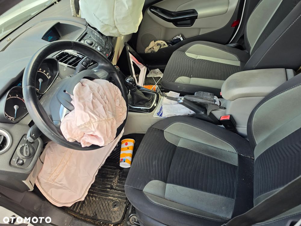 Ford Fiesta - 25
