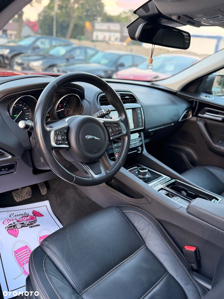 Jaguar F-Pace 20d Portfolio - 9