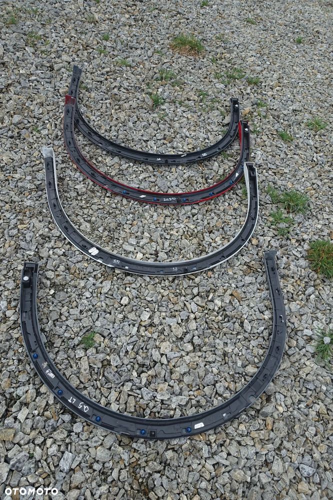 LISTWA BŁOTNIKA TYLNA AUDI Q5 SLINE 80A - 18