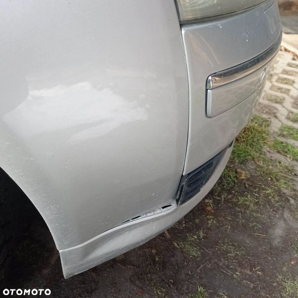 Audi A8 4.2 Quattro - 6