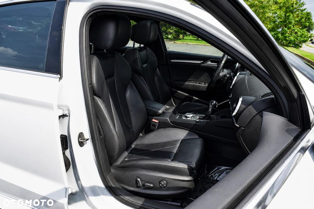 Audi S3 S tronic - 11