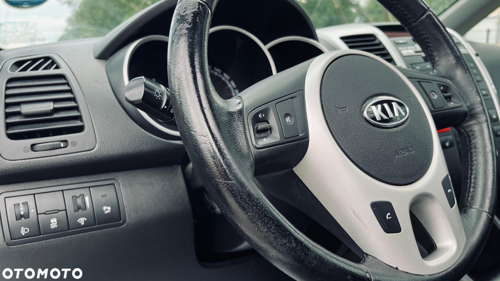 Kia Venga - 15
