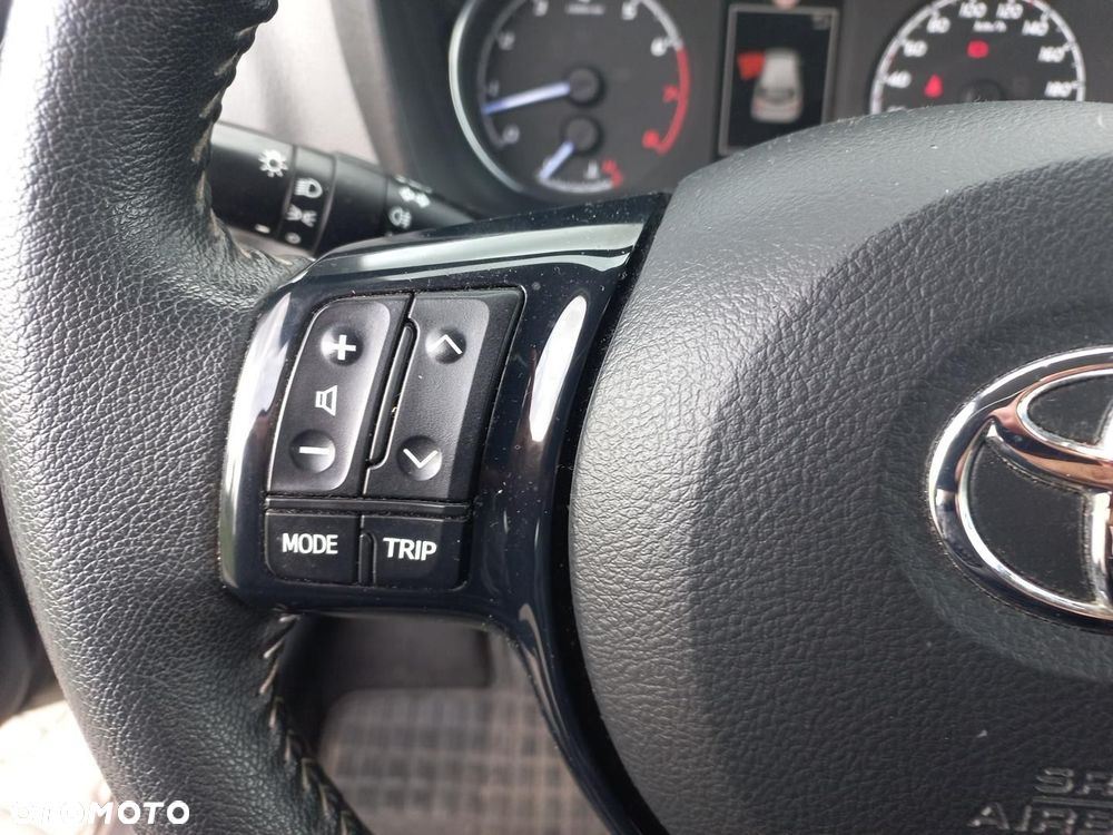 Toyota Yaris - 16