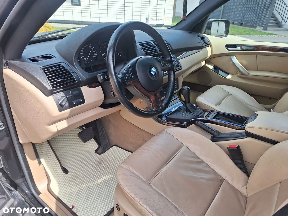 BMW X5 4.4i - 28