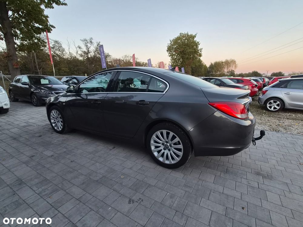 Opel Insignia 1.8 - 9