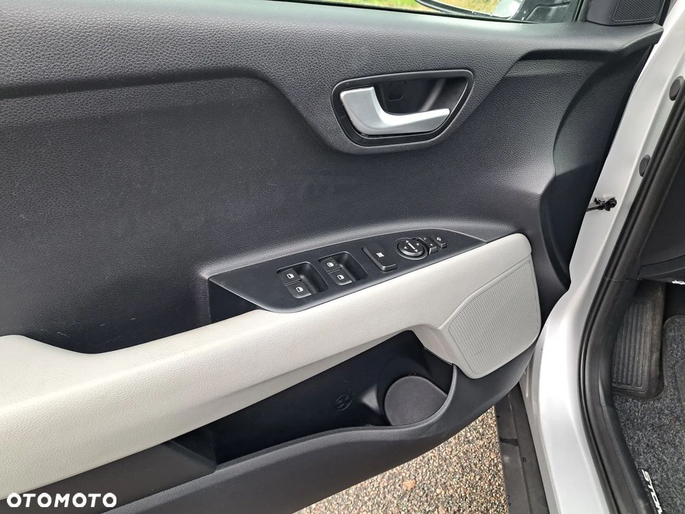 Kia Stonic 1.0 T-GDI MHEV L Business Line - 24