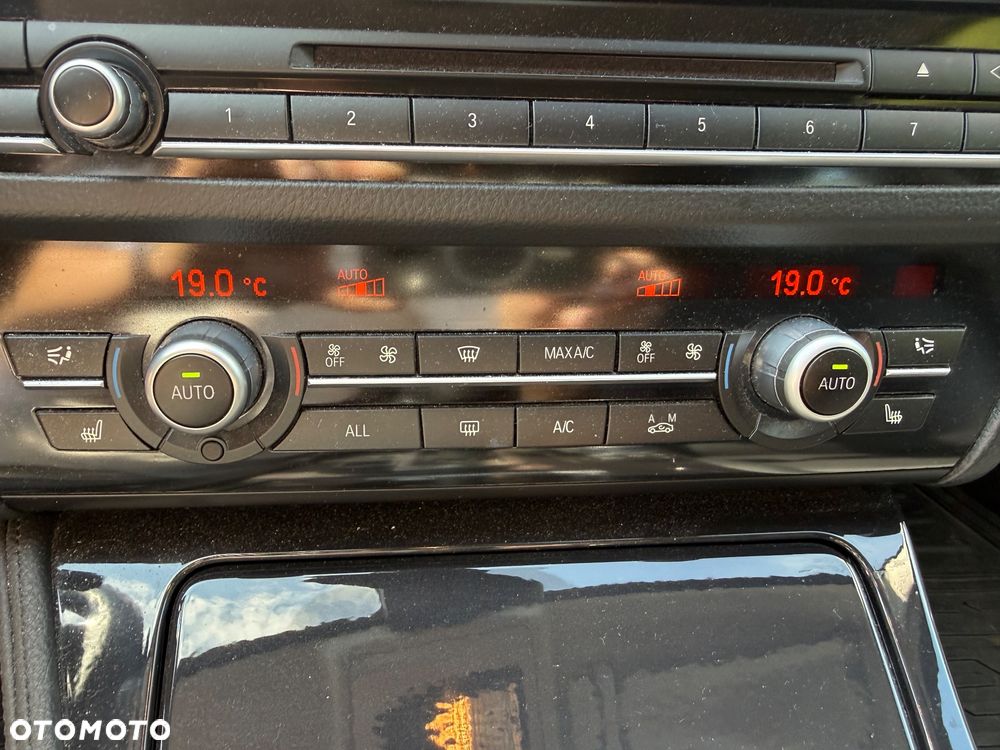 BMW Seria 5 520d - 26