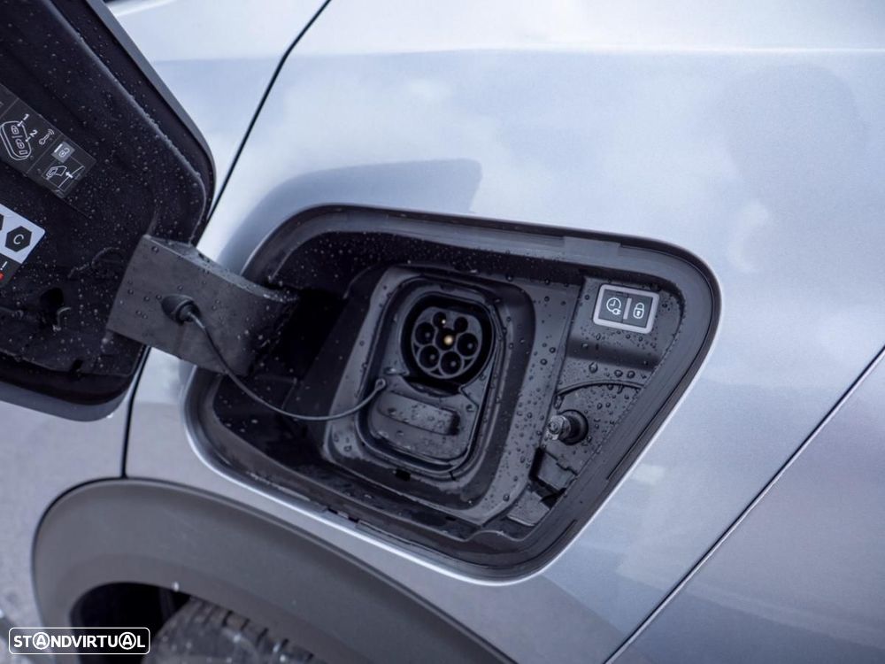 Peugeot e-2008 50 kWh GT - 10