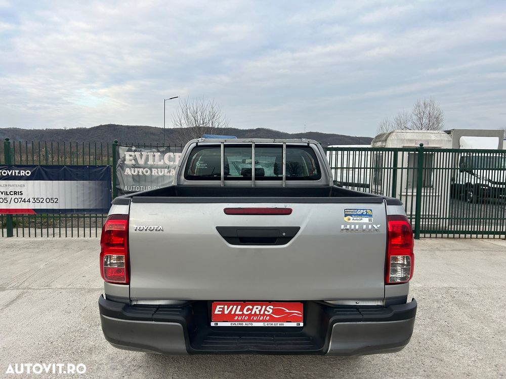 Toyota Hilux 2.4D 150CP 4x4 Double Cab 6MT Style - 10