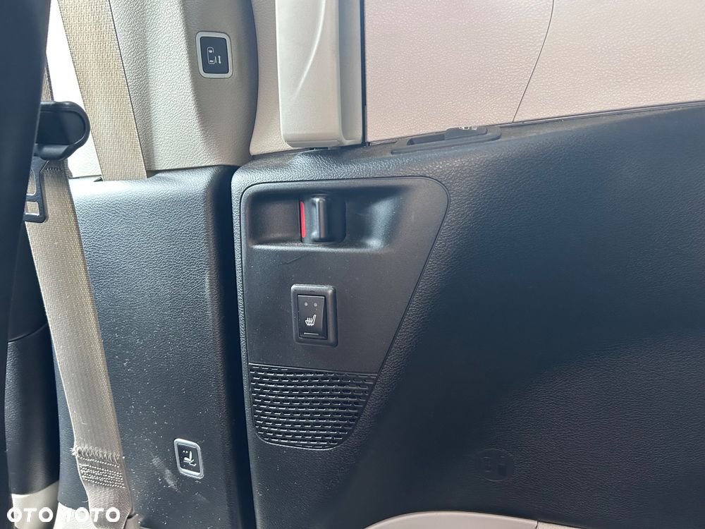 Chrysler Pacifica - 27