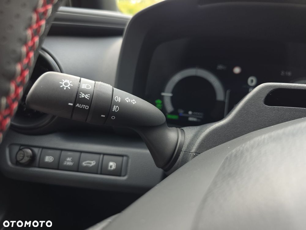 Toyota C-HR - 33