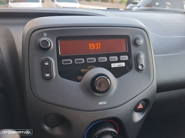 Citroën C1 VTi S&S Live - 13