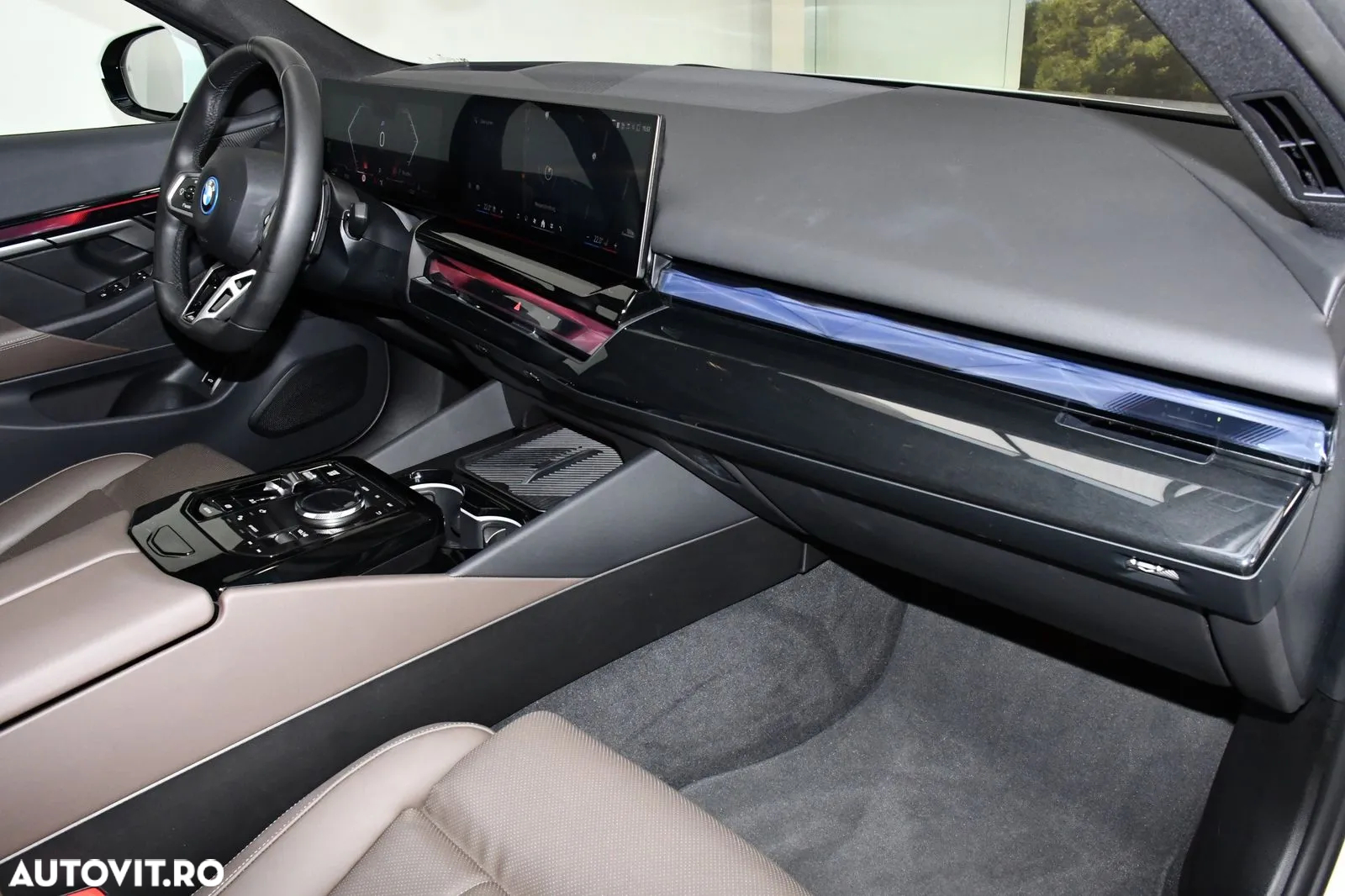 BMW Seria 5 550e xDrive AT PHEV - 13