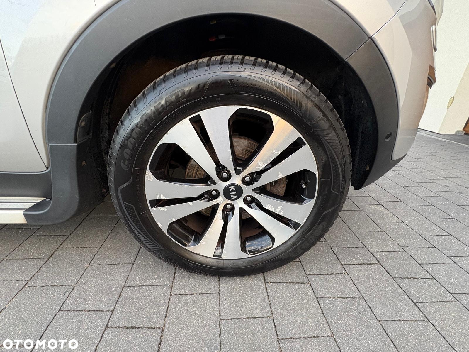 Kia Sportage 2.0 CRDI 184 AWD Spirit - 32