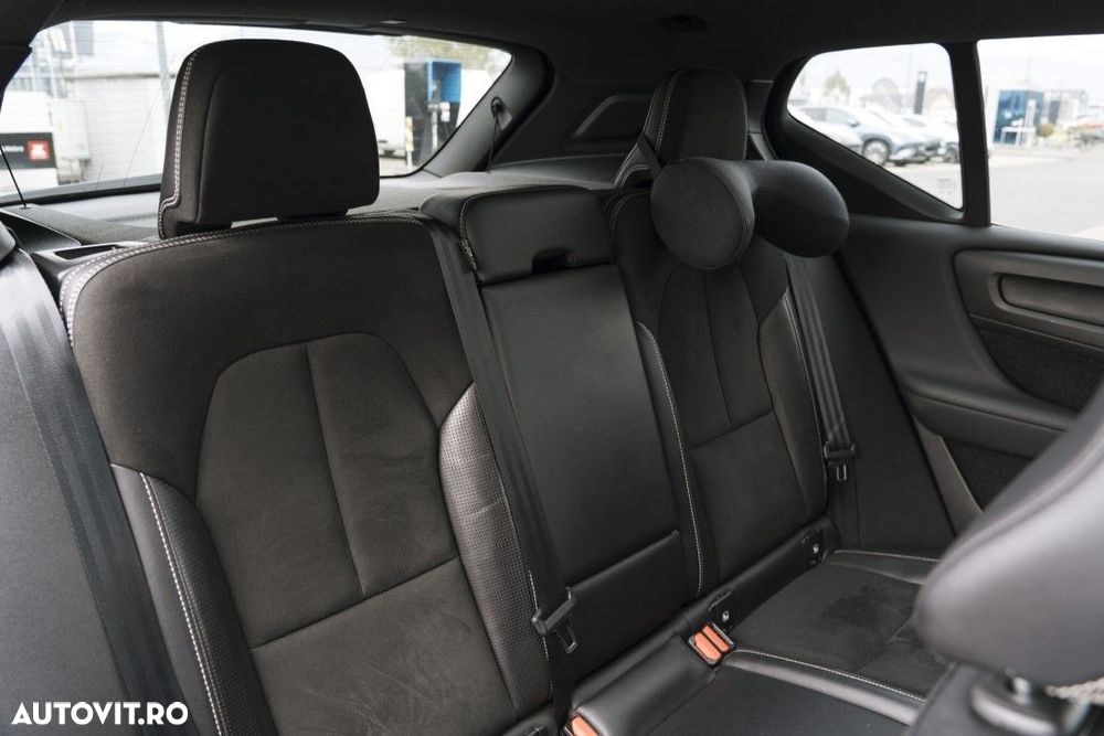 Volvo XC 40 D4 AWD R-Design - 27