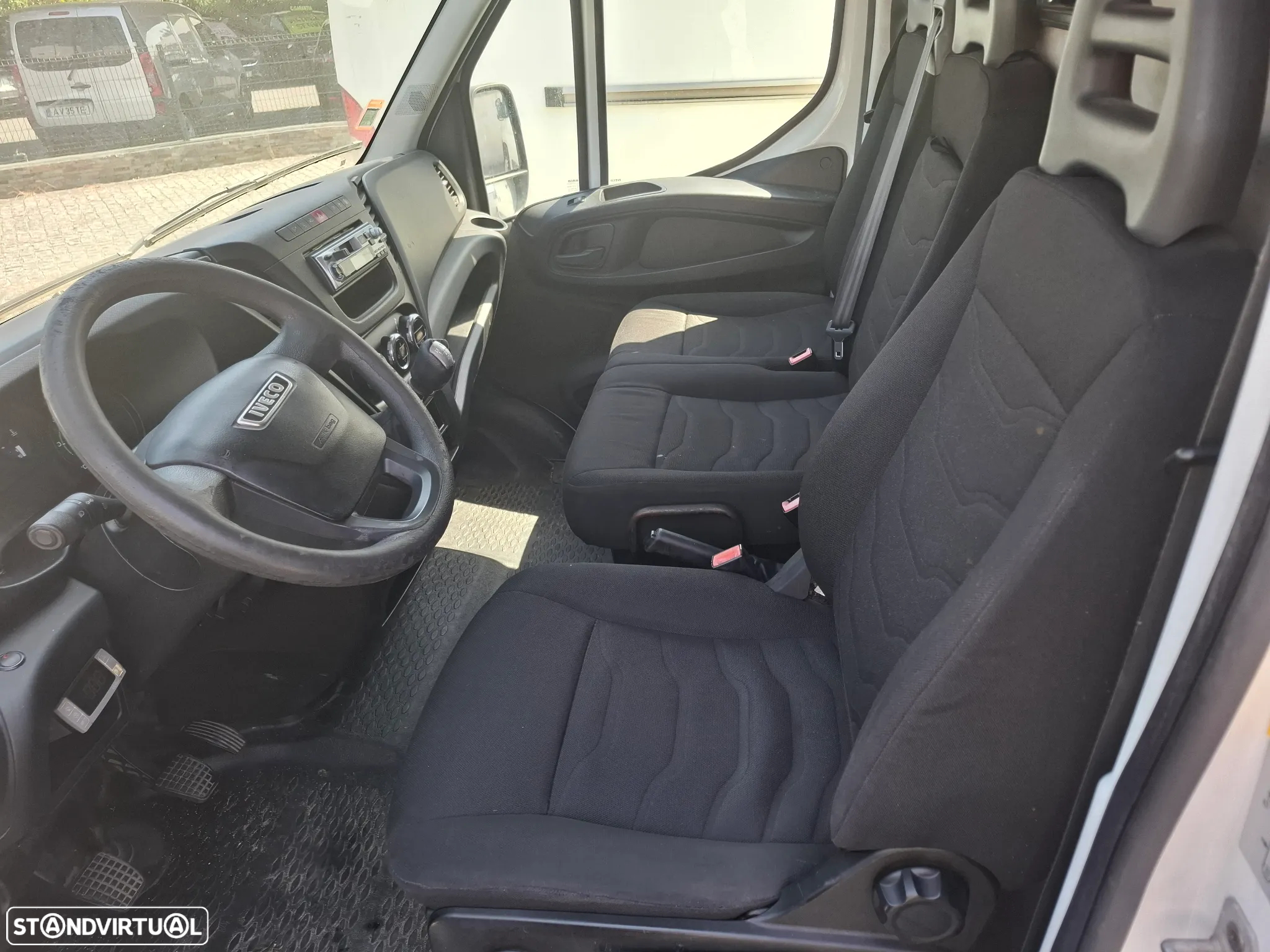 Iveco DAILY 2.3CDTI 35/20 9m3 ISOTÉRMICO C/MOTOR FRIO - 6