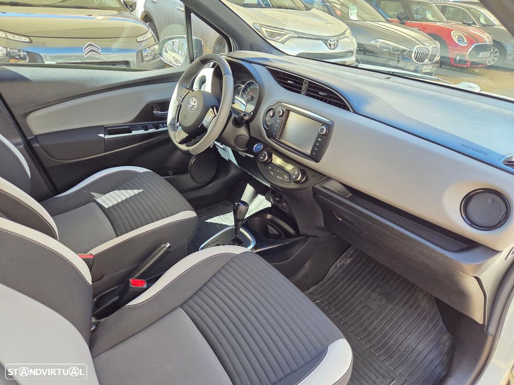 Toyota Yaris 1.5 HSD Comfort - 11