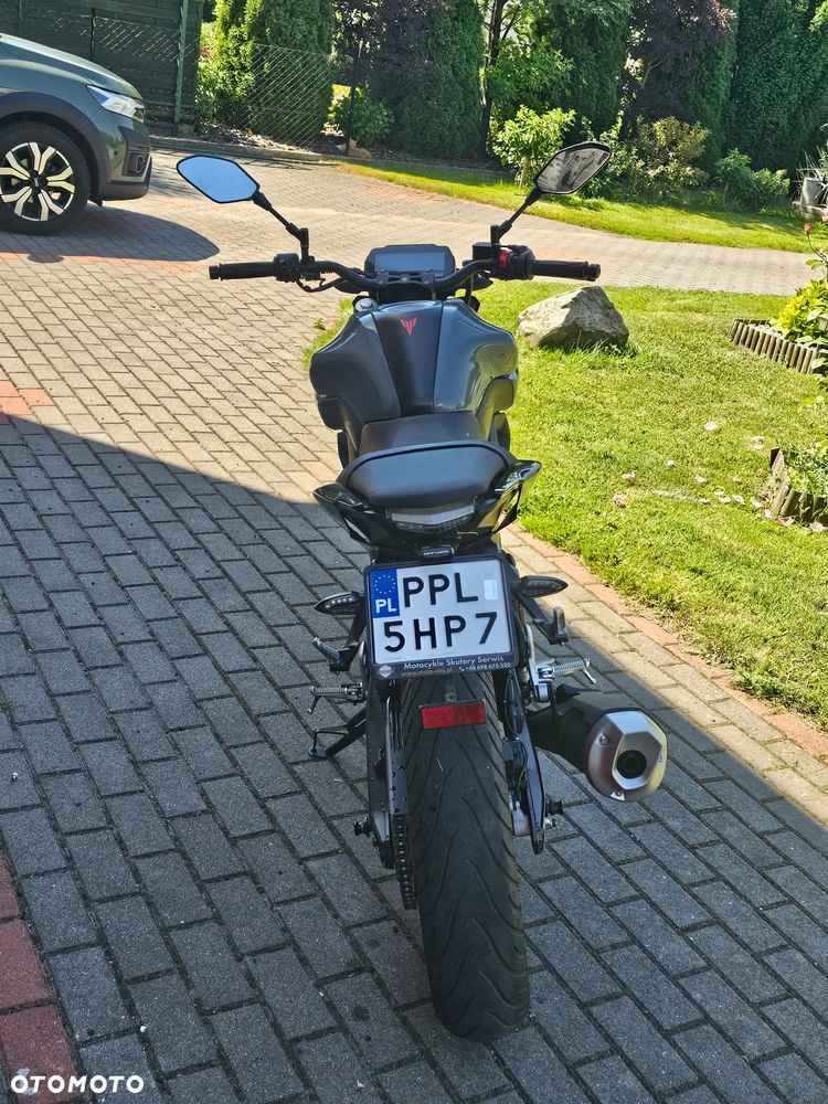 Yamaha MT - 9