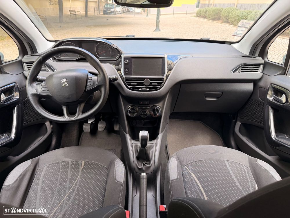 Peugeot 208 1.2 VTi Allure - 41