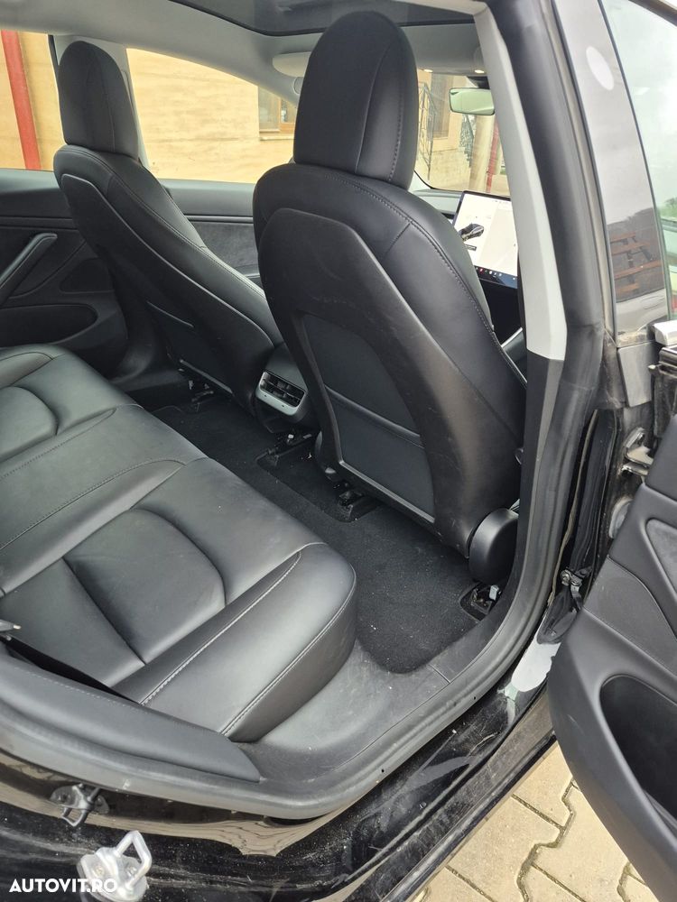 Tesla Model 3 Long Range - 15