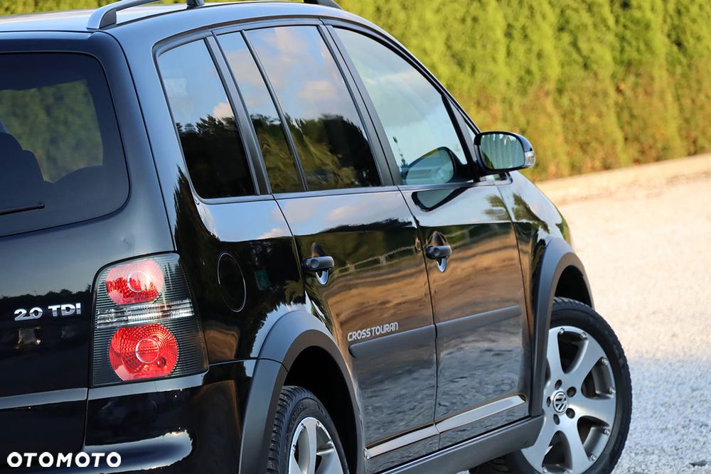 Volkswagen Touran 2.0 TDI DPF Cross - 18
