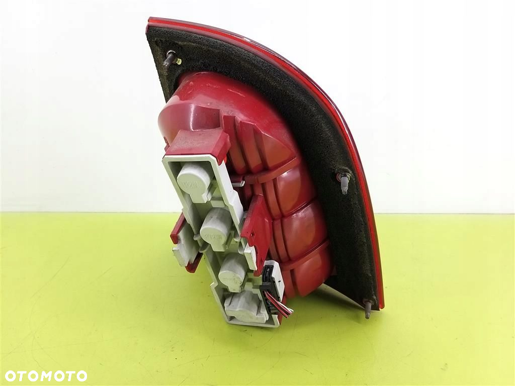 Lampa lewa tylna tył Skoda Octavia I HATCHBACK 2000-2010 1U6945095 ORYGINAŁ - 3