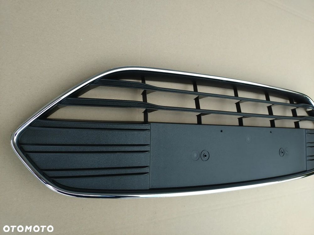 FORD B-MAX B MAX 12- AV11-17B968-A KRATKA CHROM W ZDERZAK PRZÓD ORYGINAŁ STAN BDB!! - 2