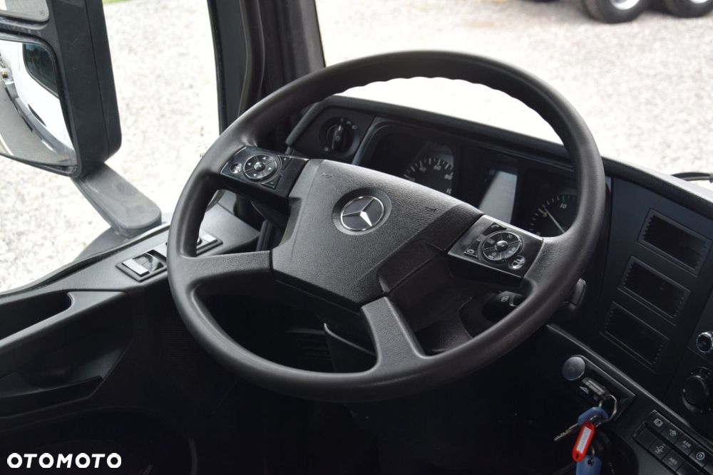 Mercedes-Benz Arocs 3243 - 32
