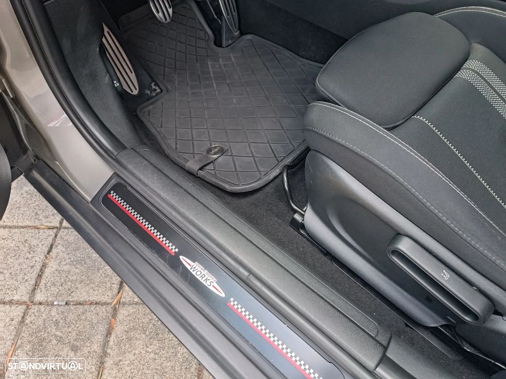 MINI Clubman Cooper D - 16