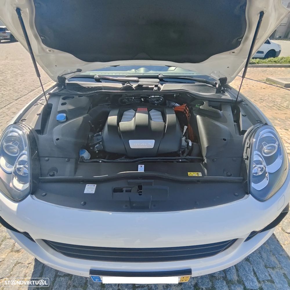 Porsche Cayenne - 2