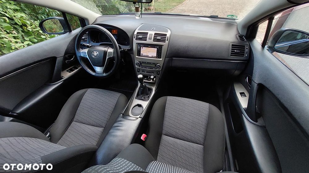 Toyota Avensis 1.8 Sol plus NAVI - 15