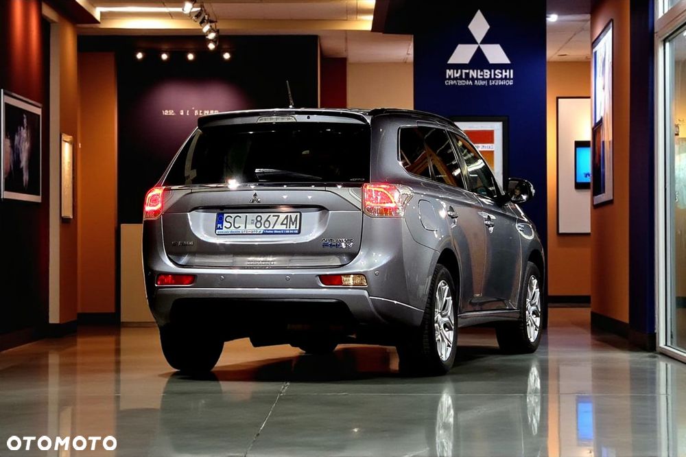 Mitsubishi Outlander 2.0 4WD Top - 6