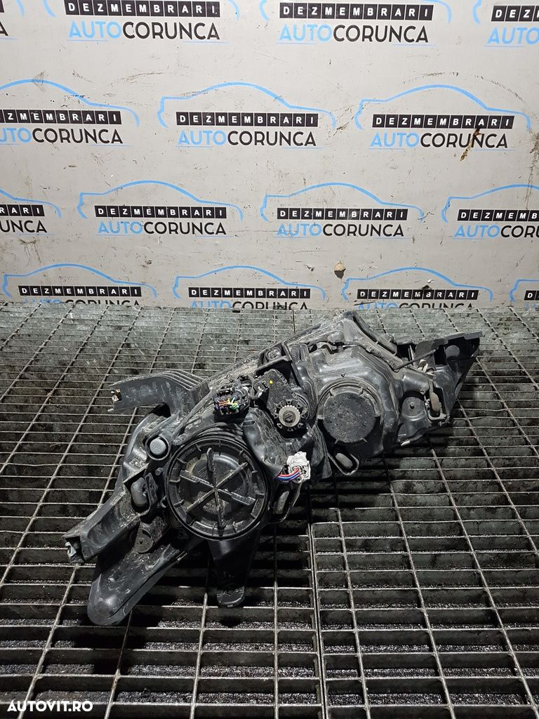 Far Dreapta Mitsubishi Outlander III Facelift 2015 - 2018 SUV 4 Usi (810) Xenon - 4