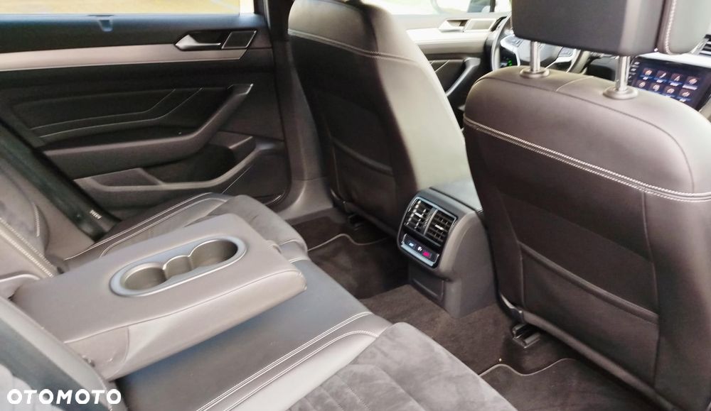 Volkswagen Passat 2.0 TDI 4Mot Elegance DSG - 8