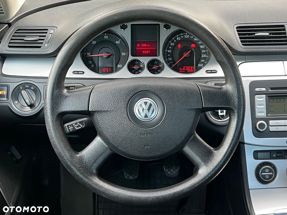 Volkswagen Passat 1.9 TDI Comfortline - 19