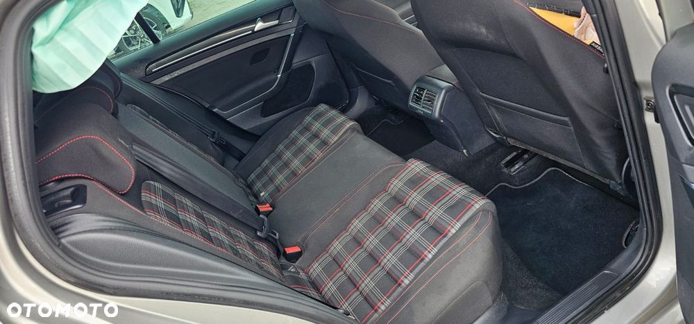 Volkswagen Golf GTI (BlueMotion Technology) DSG - 15
