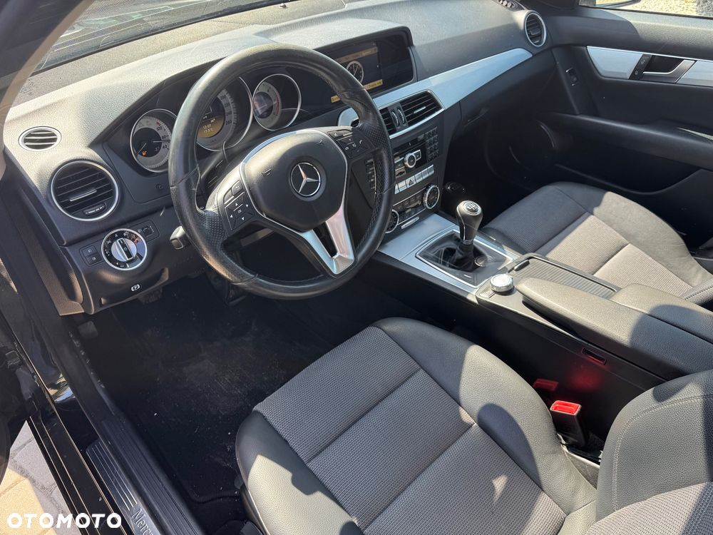 Mercedes-Benz Klasa C 220 CDI Avantgarde DPF Sport Edition + - 11