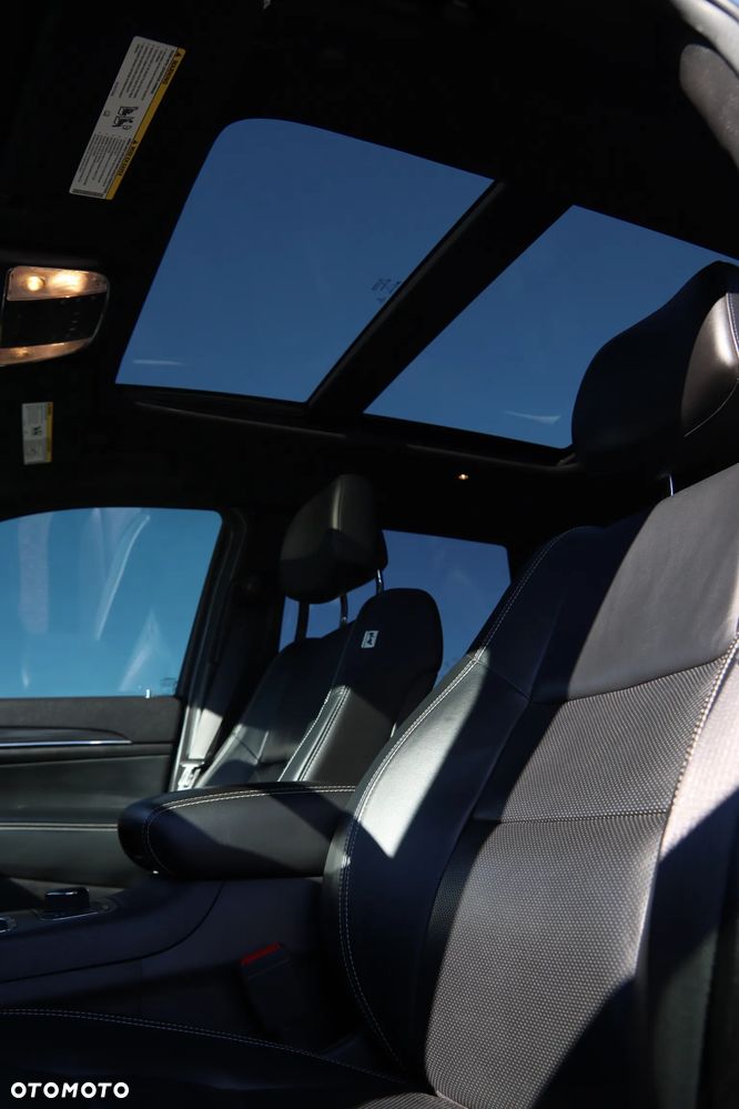 Jeep Grand Cherokee - 18