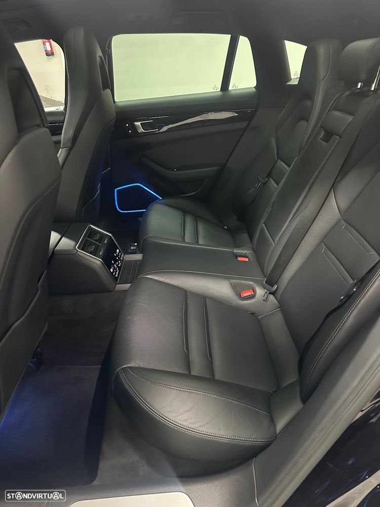 Porsche Panamera Sport Turismo 4 E-Hybrid Edition 10 Anos - 16