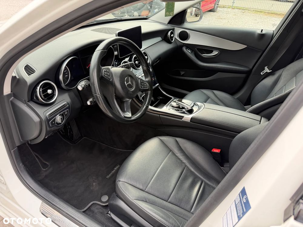Mercedes-Benz Klasa C 220 d 4Matic 9G-TRONIC AMG Line - 9